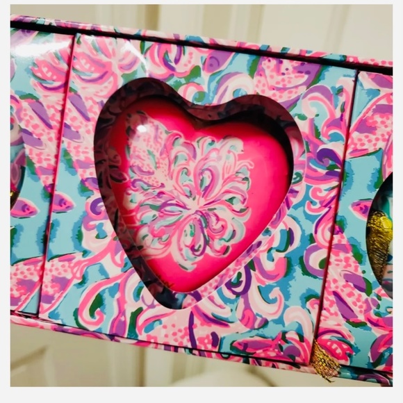 NIB Lilly Pulitzer Christmas Heart To Heart Ornament Set Pink Herring Ru… - Picture 5 of 8